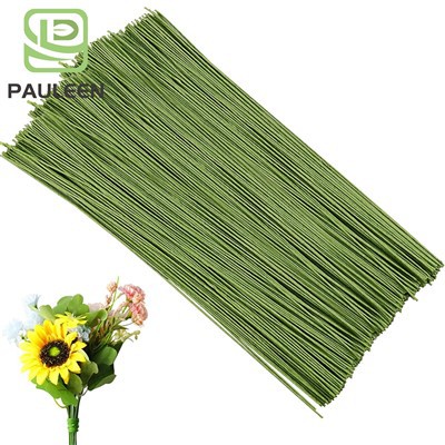 Bâtons de tige de fleur verte